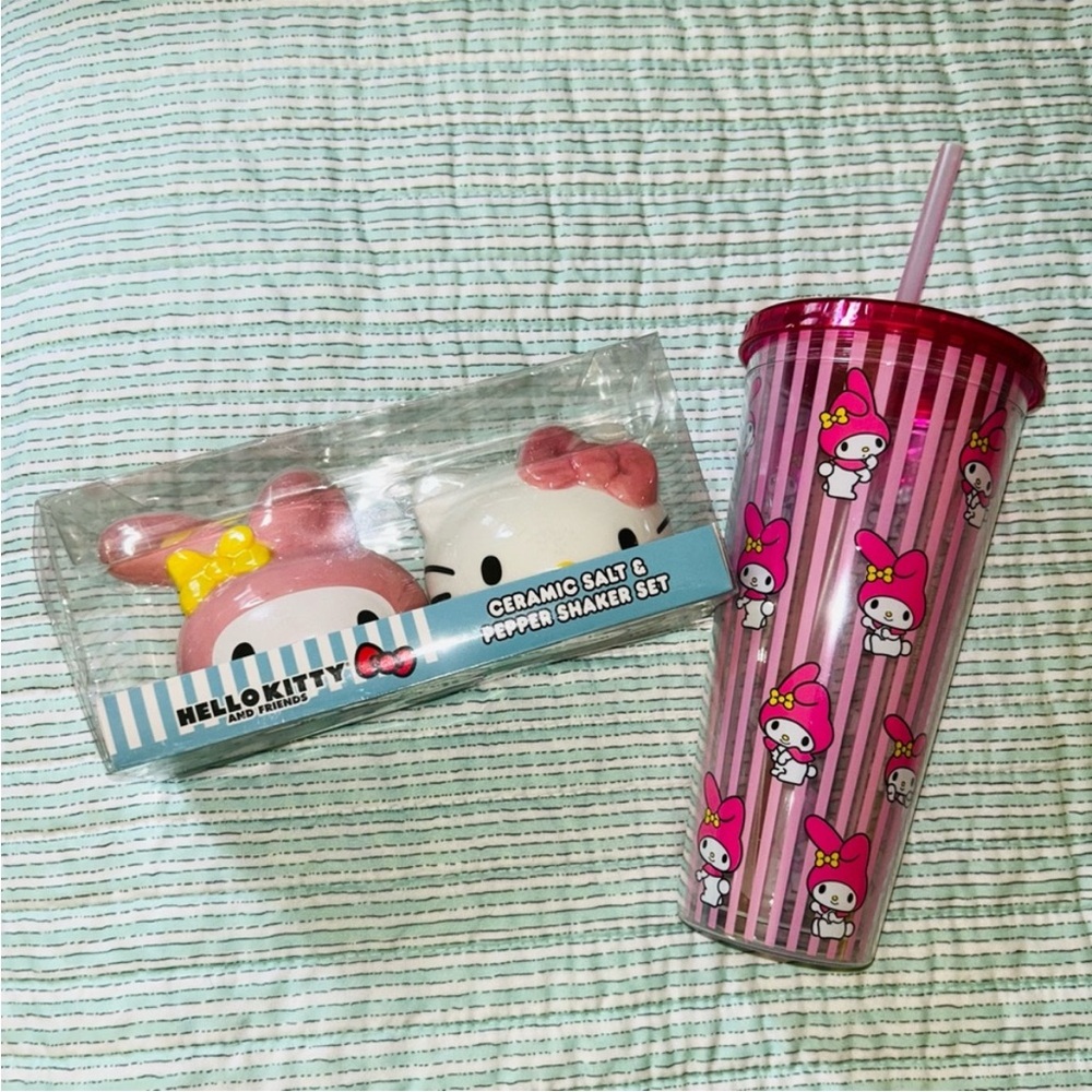 HELLO KITTY & Pink Bunny Ceramic S&P Shaker Set with Free Tumbler